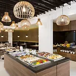 Отель Grand Ascot 4*