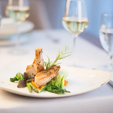 Grand Ascot Готель