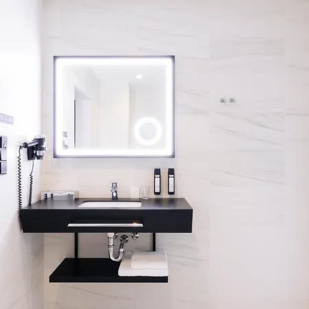 Grand Ascot Hotel 4*