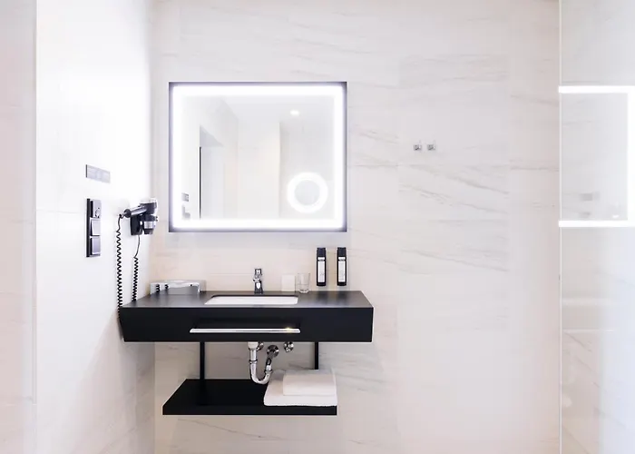 Grand Ascot Hotell 4*