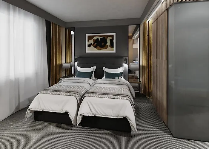 Grand Ascot Hotel 4*