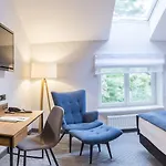 Grand Ascot Hotel